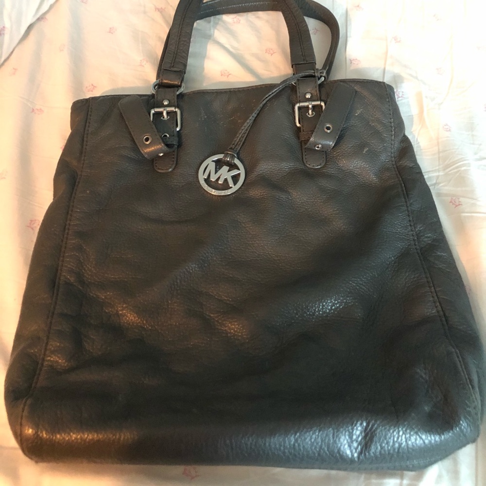 Michael kors purse. Perfect condition.